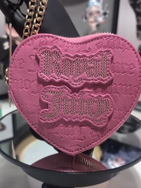 Juicy Couture LOVE POTION Royal Juicy Heart Shaped Pink Wristlet - NEW🔥